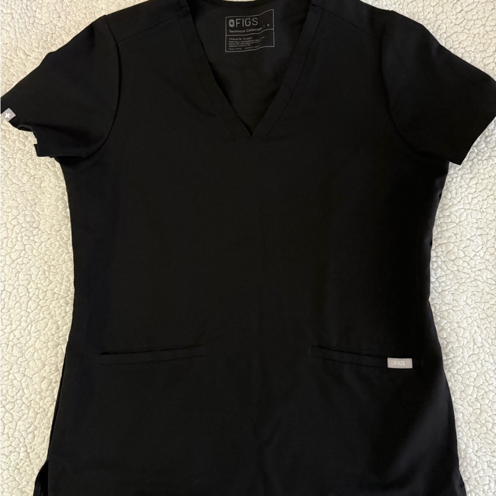 FIGS scrub top